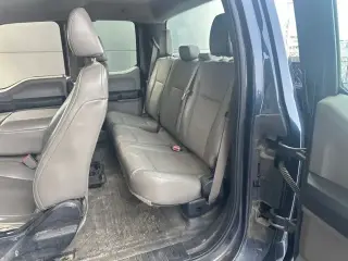 Ford F-150 2015 4x4 XL SuperCab de 4 puertas y caja larga de 8 pies