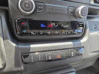 Ram ProMaster 2025 Tradesman 2500 de 136 pulgadas de distancia entre ejes, 3 puertas, techo bajo, Furgoneta de Carga con Asiento de Pasajero