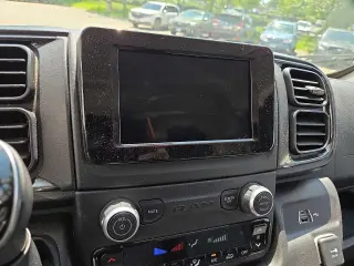 Ram ProMaster 2025 Tradesman 2500 de 136 pulgadas de distancia entre ejes, 3 puertas, techo bajo, Furgoneta de Carga con Asiento de Pasajero