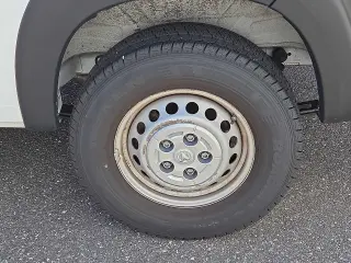 Ram ProMaster 2025 Tradesman 2500 de 136 pulgadas de distancia entre ejes, 3 puertas, techo bajo, Furgoneta de Carga con Asiento de Pasajero