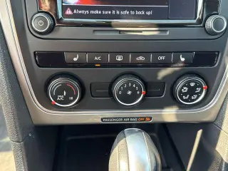 Volkswagen Passat 2015 1.8T Limited Edition Sedán de 4 puertas PZEV