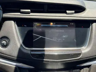 SUV Cadillac XT5 Luxury de 4 puertas 2017