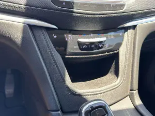 SUV Cadillac XT5 Luxury de 4 puertas 2017