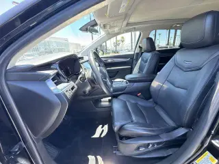 SUV Cadillac XT5 Luxury de 4 puertas 2017