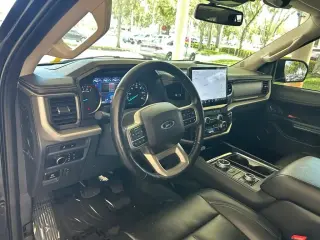 Ford Expedition 2024 4x4 XLT SUV de 4 puertas
