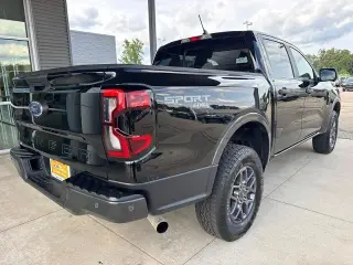 Ford Ranger 2024 4x4 XLT 4 puertas SuperCrew caja corta de 1.5 m (5.0 pies)