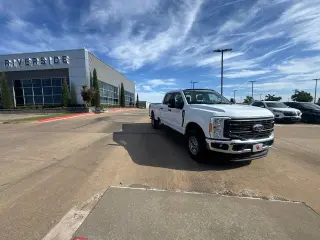 Ford F-350 Super Duty 2023 4x4 XL Cabina Tripulación 4 p. Caja de 6.8 pies SRW Pickup