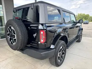 Ford Bronco 2024 4x4 Outer Banks SUV de 4 puertas
