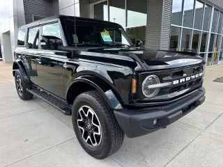 Ford Bronco 2024 4x4 Outer Banks SUV de 4 puertas