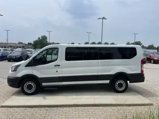 Ford Transit 2024 350 XLT 3 puertas LWB Furgoneta de pasajeros de techo bajo