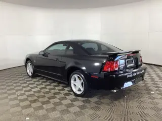 Ford Mustang 2001 GT Deluxe 2 puertas fastback