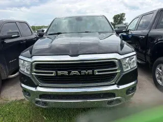 Ram 1500 2020 4x4 Big Horn 4 puertas Crew Cab batea corta de 5.6 pies