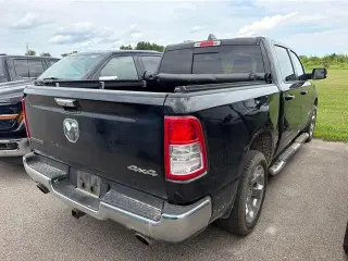 Ram 1500 2020 4x4 Big Horn 4 puertas Crew Cab batea corta de 5.6 pies