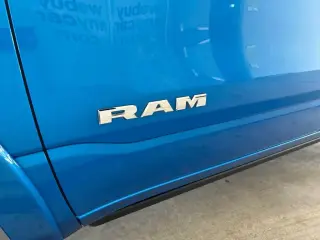 Ram 1500 2020 4x2 Laramie Crew Cab de 4 puertas y caja corta de 5.6 pies