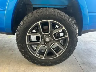 Ram 1500 2020 4x2 Laramie Crew Cab de 4 puertas y caja corta de 5.6 pies
