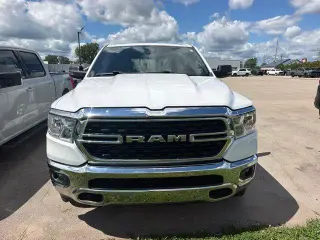 Ram 1500 2023 4x4 Big Horn Cabina Doble (Crew Cab) de 4 puertas y batea de 5.6 pies