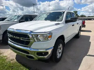 Ram 1500 2023 4x4 Big Horn Cabina Doble (Crew Cab) de 4 puertas y batea de 5.6 pies