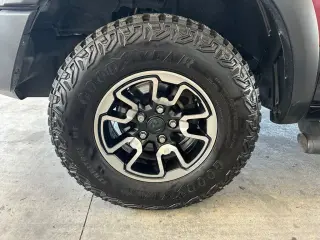 Ram 1500 2018 4x4 Rebel 4 puertas Crew Cab batea corta de 5.5 pies
