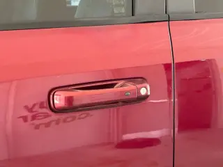 Ram 1500 2018 4x4 Rebel 4 puertas Crew Cab batea corta de 5.5 pies