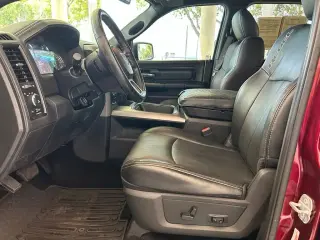 Ram 1500 2018 4x4 Rebel 4 puertas Crew Cab batea corta de 5.5 pies