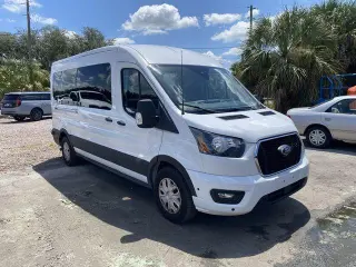 Ford Transit 2024 350 XL 3 puertas Batalla Larga Techo Mediano Furgoneta de Pasajeros