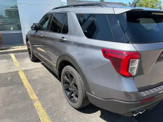 Ford Explorer 2022 AWD ST SUV de 4 puertas