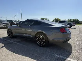 Ford Mustang 2023 EcoBoost Premium Fastback de 2 puertas