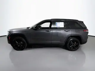 Jeep Grand Cherokee 2023 4x4 Laredo SUV de 4 puertas