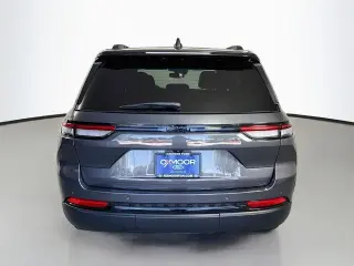 Jeep Grand Cherokee 2023 4x4 Laredo SUV de 4 puertas