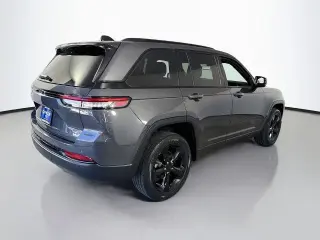 Jeep Grand Cherokee 2023 4x4 Laredo SUV de 4 puertas