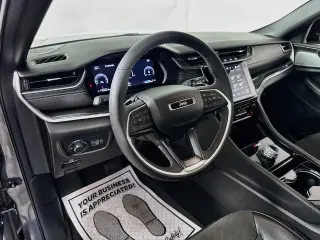 Jeep Grand Cherokee 2023 4x4 Laredo SUV de 4 puertas