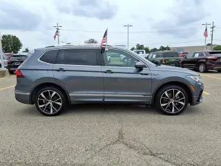 Volkswagen Tiguan 2022 AWD SEL R-Line 4Motion 4p SUV
