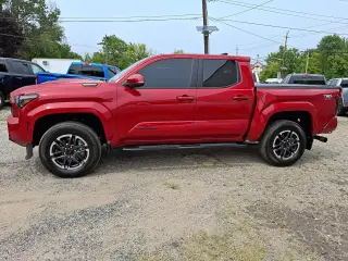 Toyota Tacoma 2025 4x4 TRD Sport HV 4p Doble Cabina 5.0 ft CB
