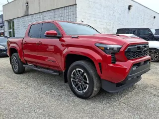 Toyota Tacoma 2025 4x4 TRD Sport HV 4p Doble Cabina 5.0 ft CB