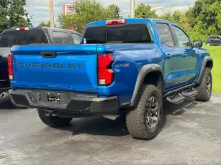 Chevrolet Colorado 2024 4x4 ZR2 4p Cabaína de Tripulante 5 pies de Caja Extensa
