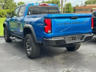 Chevrolet Colorado 2024 4x4 ZR2 4p Cabaína de Tripulante 5 pies de Caja Extensa