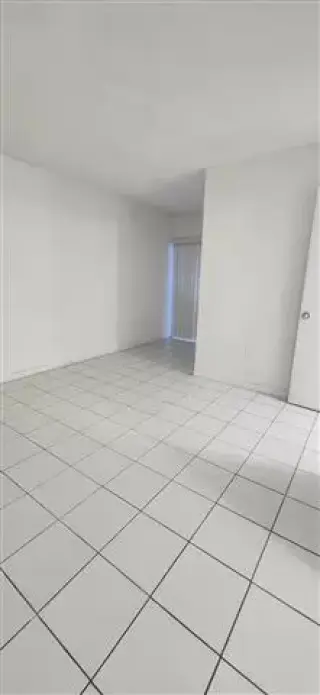 Kendall first Floor For Rent