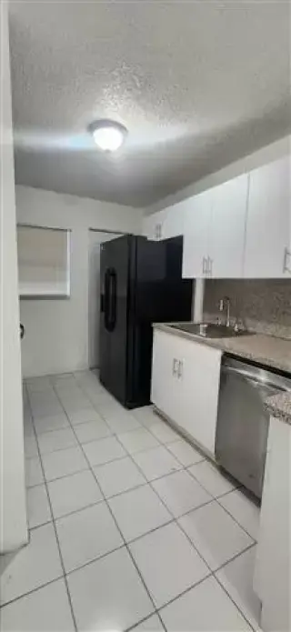 Kendall first Floor For Rent