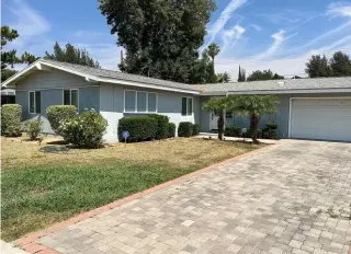 Your dream house awaits you!!!