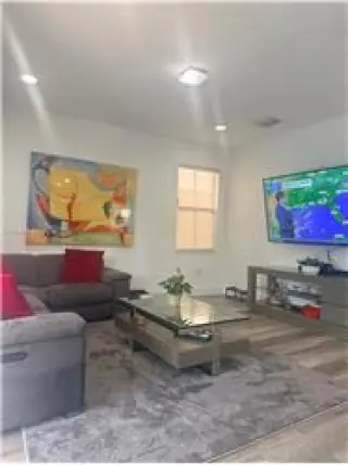 Propiedad de alquiler de 4 habitaciones y 3 baños en Doral