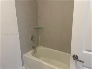 Propiedad de alquiler con 4 habitaciones y 2.5 baños en Miami