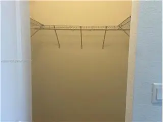 Propiedad de alquiler con 4 habitaciones y 2.5 baños en Miami