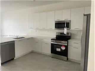 Propiedad de alquiler con 4 habitaciones y 2.5 baños en Miami