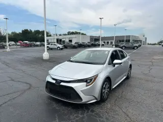 Toyota Corolla Hybrid 2022 LE 4p Sedan