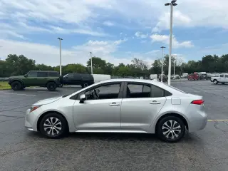 Toyota Corolla Hybrid 2022 LE 4p Sedan