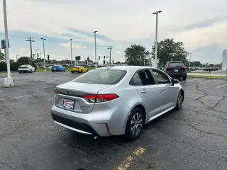 Toyota Corolla Hybrid 2022 LE 4p Sedan