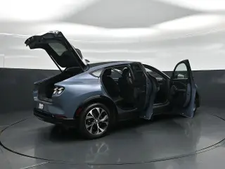 Ford Mustang Mach-E 2023 Premium 4p SUV