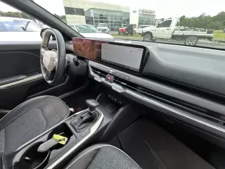Sedán de 4 puertas Kia K4 GT-Line 2025