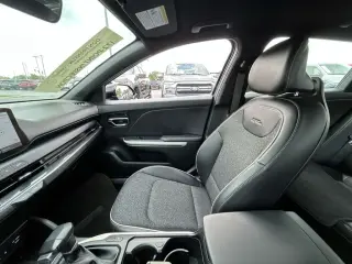 Sedán de 4 puertas Kia K4 GT-Line 2025