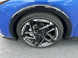 Sedán de 4 puertas Kia K4 GT-Line 2025
